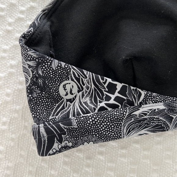 Lululemon Sports Bra - NWOT! - Picture 4 of 4
